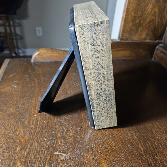 Vintage Ornate Brown and Gold Photo Frame. - Picture 8 of 10